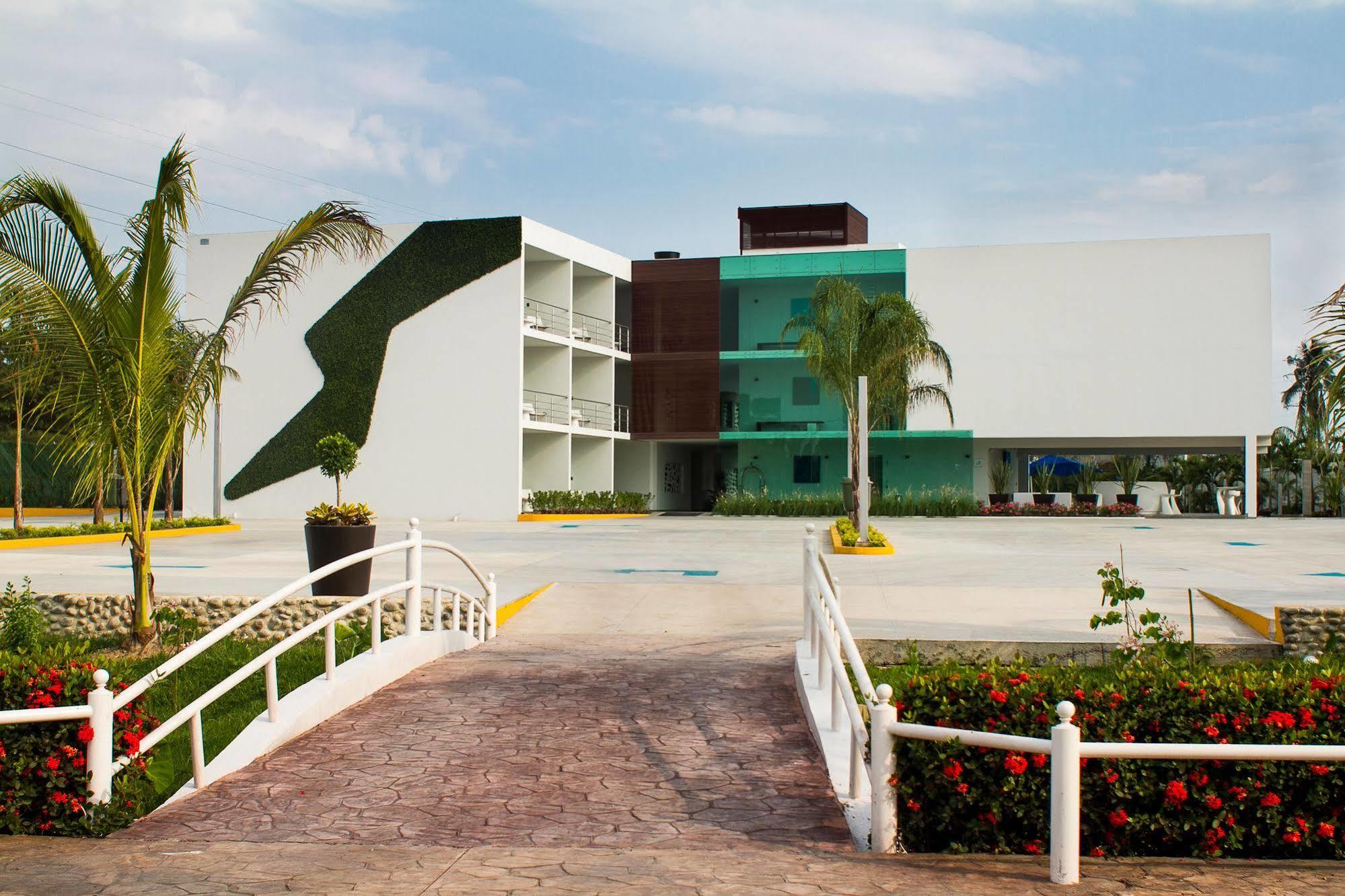 Hotel Aqua Spa & Resort Martínez de La Torre 外观 照片