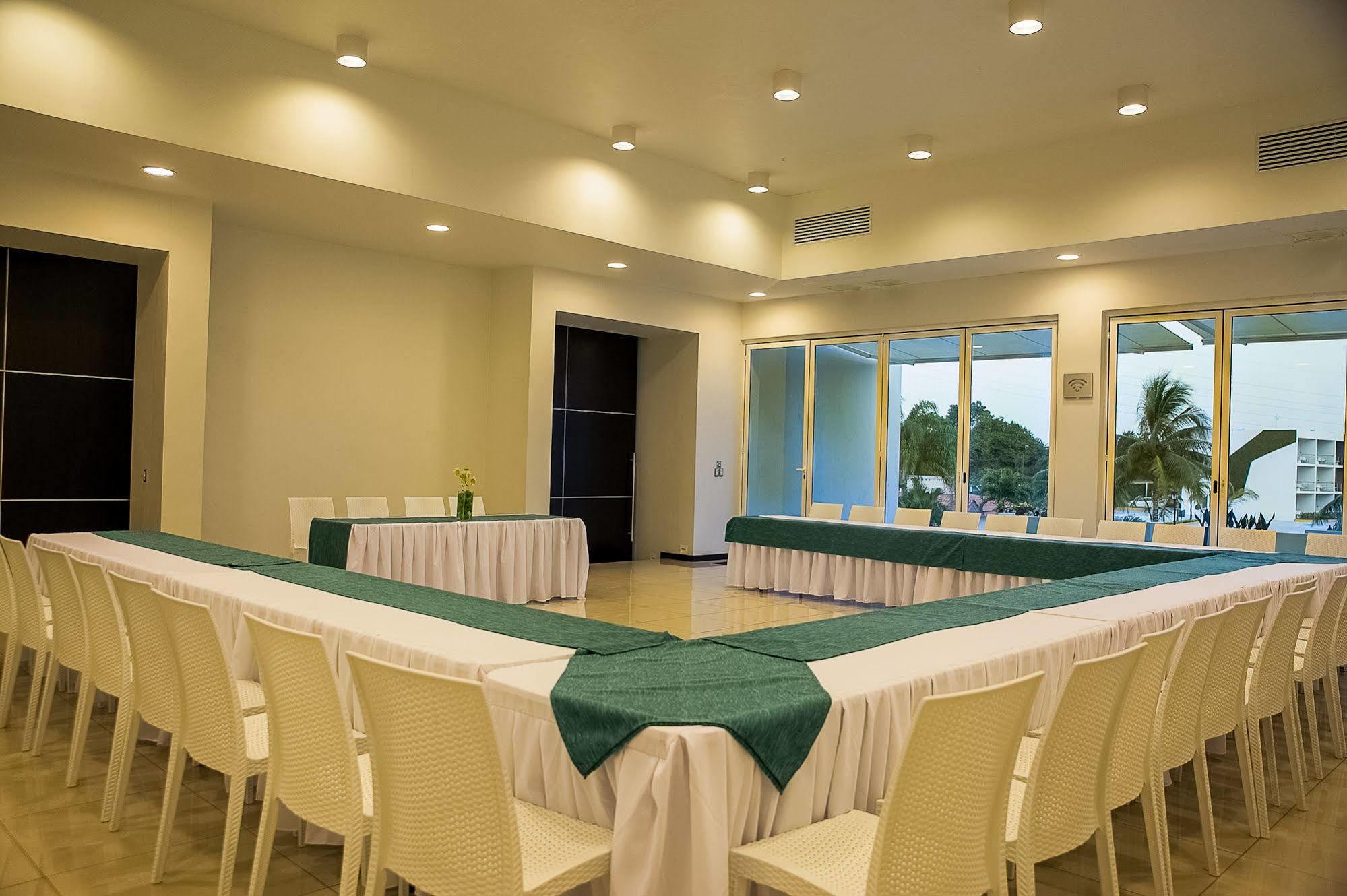 Hotel Aqua Spa & Resort Martínez de La Torre 外观 照片